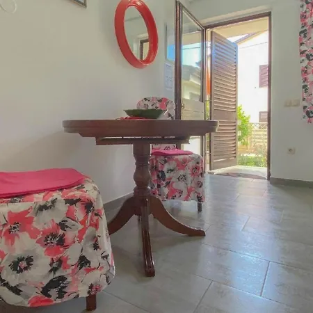 Ferienwohnung Fur 3 Personen Ca 30 Qm In Novigrad, Istrien Istrische Riviera - B60672